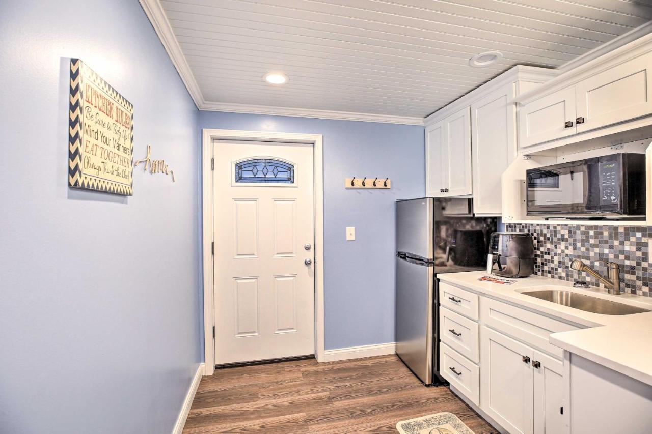Updated Williamstown Apartment With Kitchen! Exteriör bild