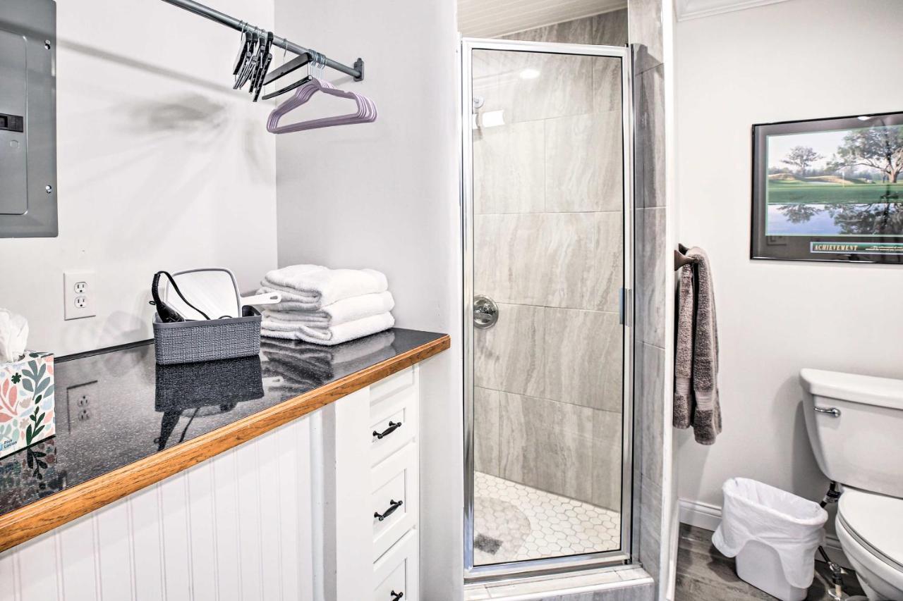 Updated Williamstown Apartment With Kitchen! Exteriör bild