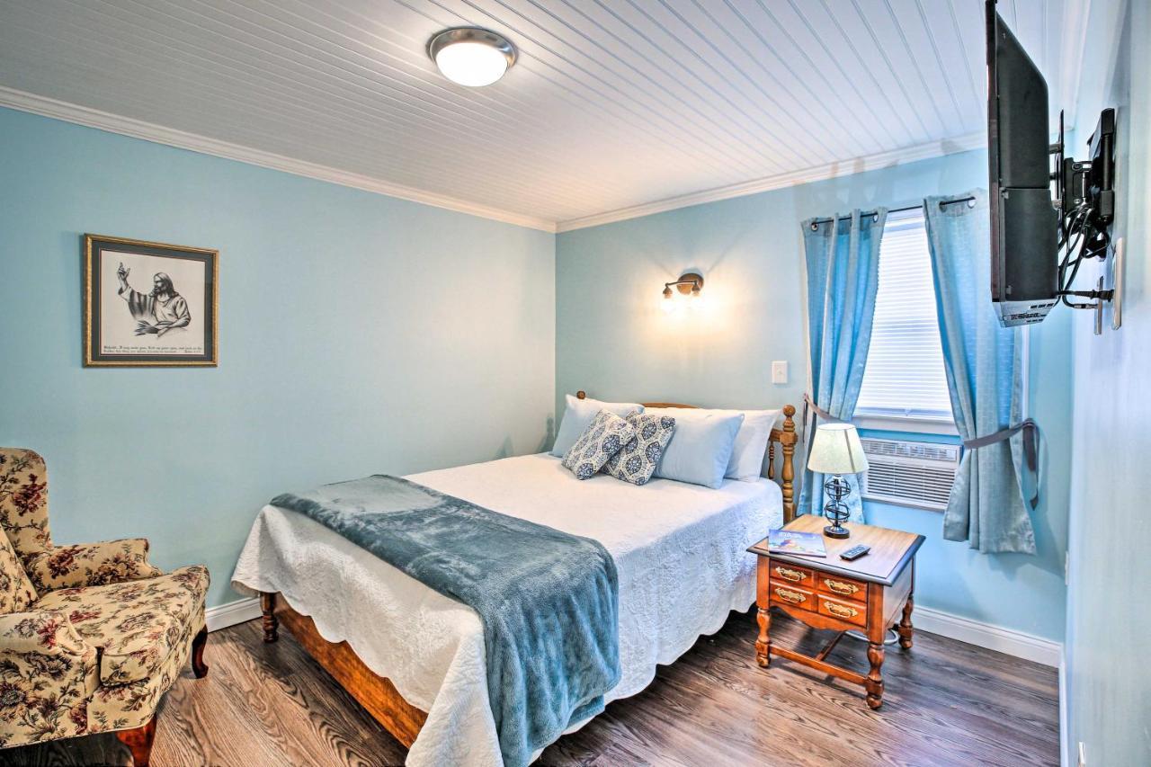 Updated Williamstown Apartment With Kitchen! Exteriör bild